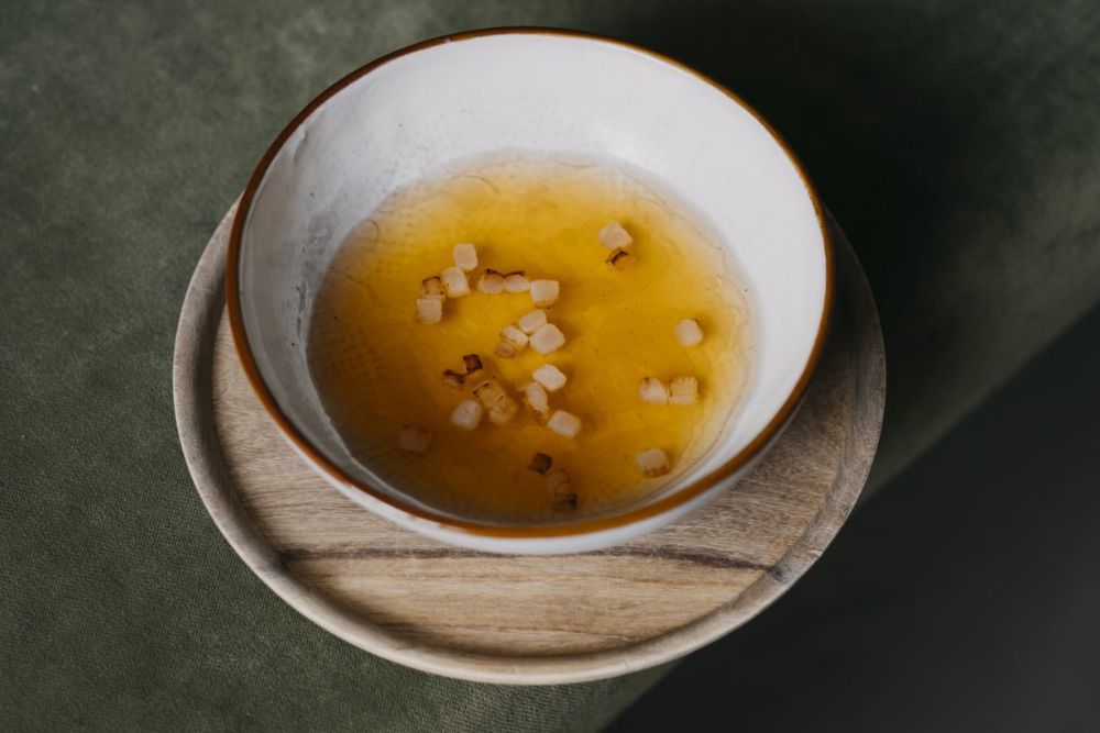Heerlijk gerecht gepresenteerd op een smaakvolle wijze, bereid met verse ingrediënten bij restaurant BREDA